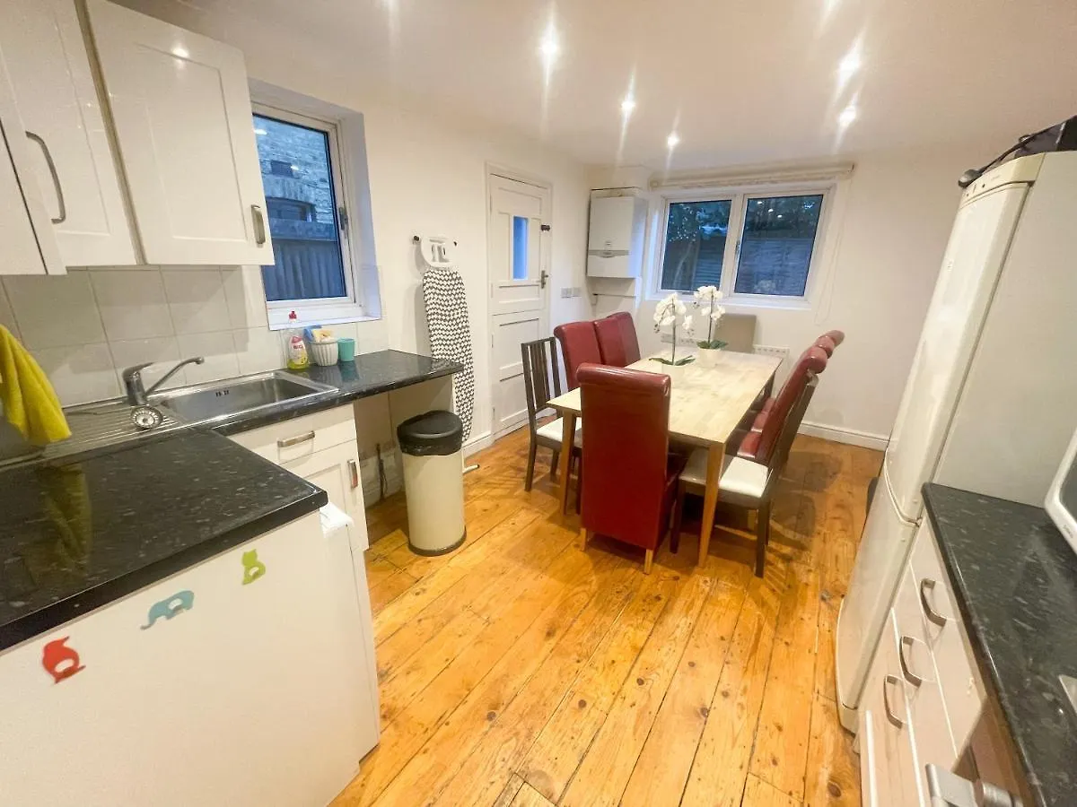 Holiday home 8 Balchier Road Villa London