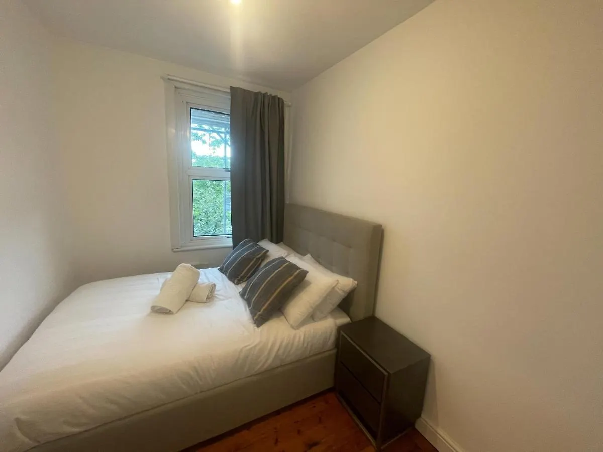 8 Balchier Road Villa London United Kingdom